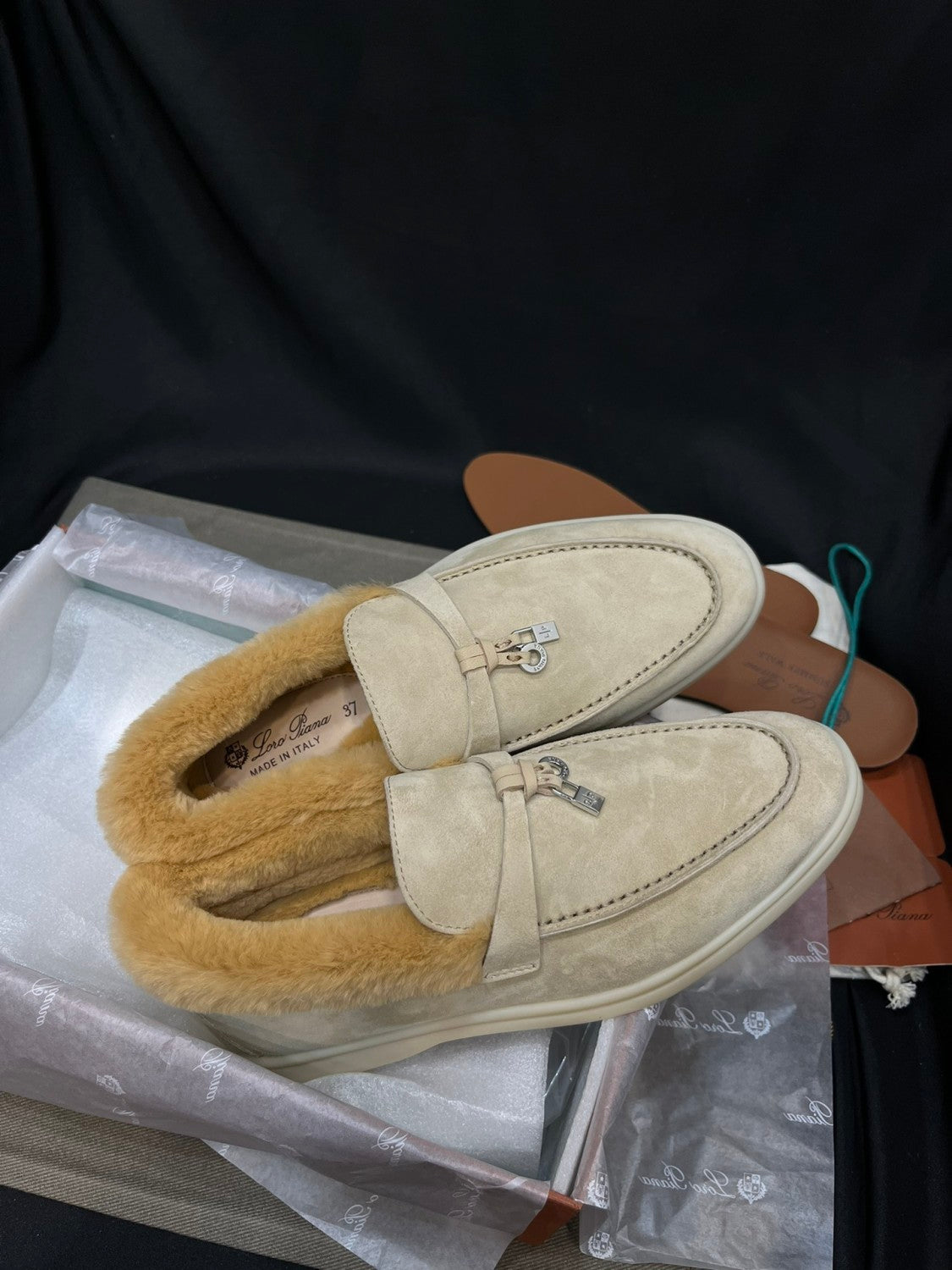 Loro Piana Women's Summer Charms Walk Moccasin Shoes Spring/Summer/Fall Solid-Color Beaver Fur Round-Toe Loafers Casual Shoes #81598