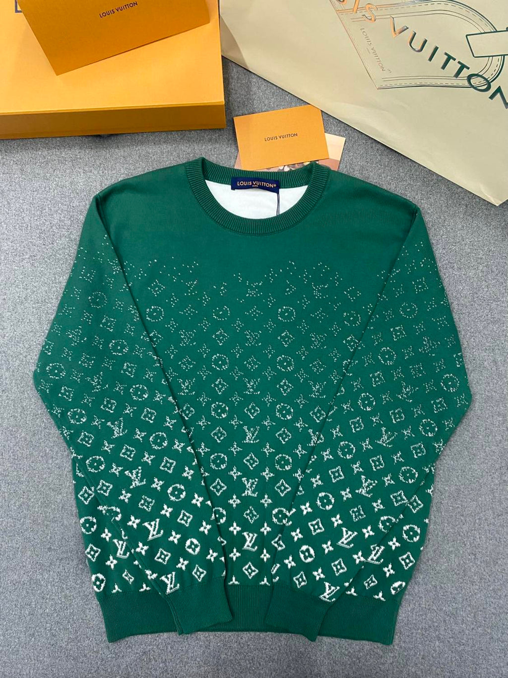 Louis Vuitton Men's Spring/Fall Fashion Casual Classic Vintage Floral Gradient Round Neck Knit Sweater #78733