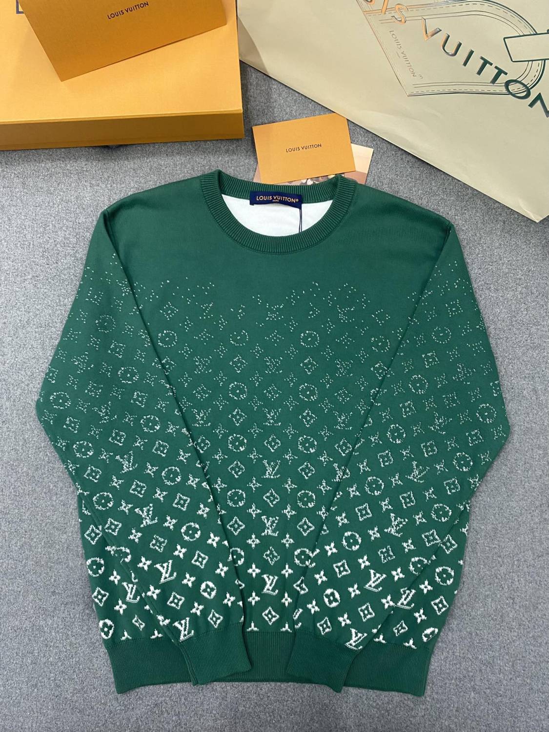 Louis Vuitton Men's Spring/Fall Fashion Casual Classic Vintage Floral Gradient Round Neck Knit Sweater #78733