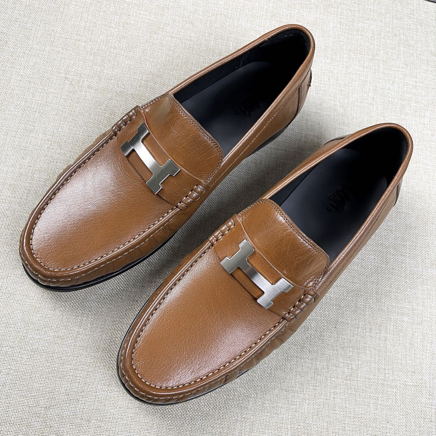 Hermes Men's Fall/Winter Fashion Classic Solid Color Leather Round Toe Slip On Logo Low Top Flat Leather Shoes #78922