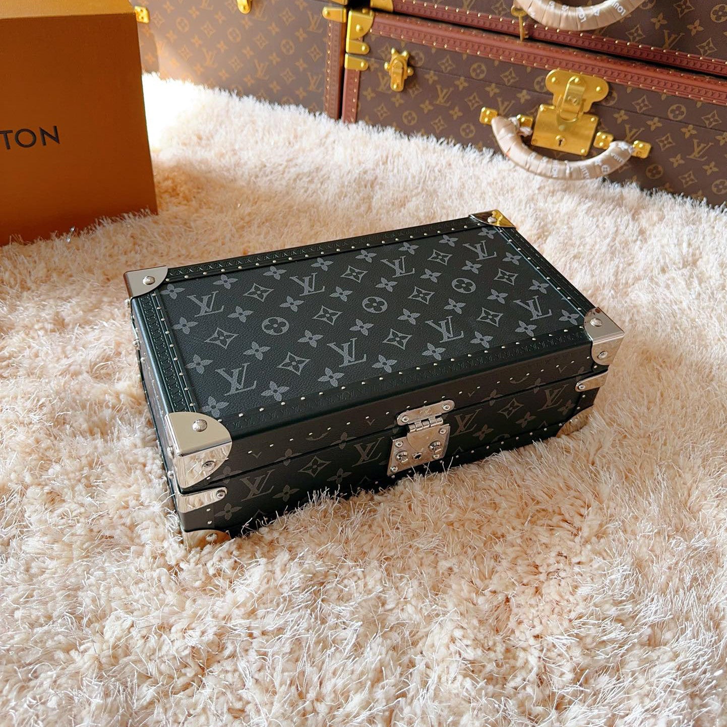 Louis Vuitton Men's and Women's Solid Colour Classic Printed Canvas Watch Storage Box Bag Bags (please Contact Customer Service To Select Colors Before Purchasing.) #77994