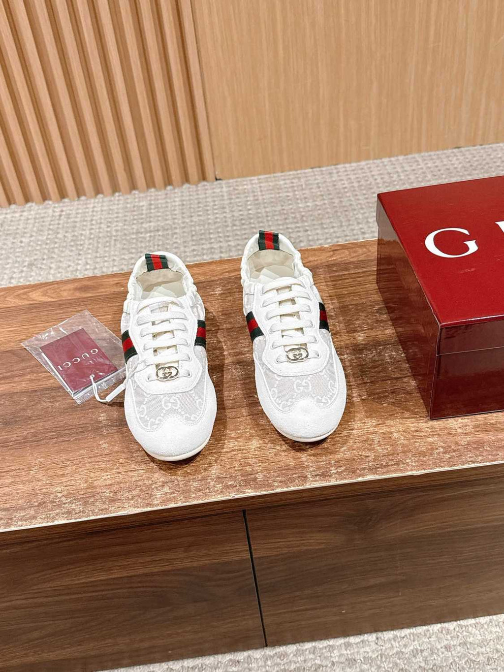 Gucci White GG Canvas Gucci Shift Series Women's Sneakers #333045