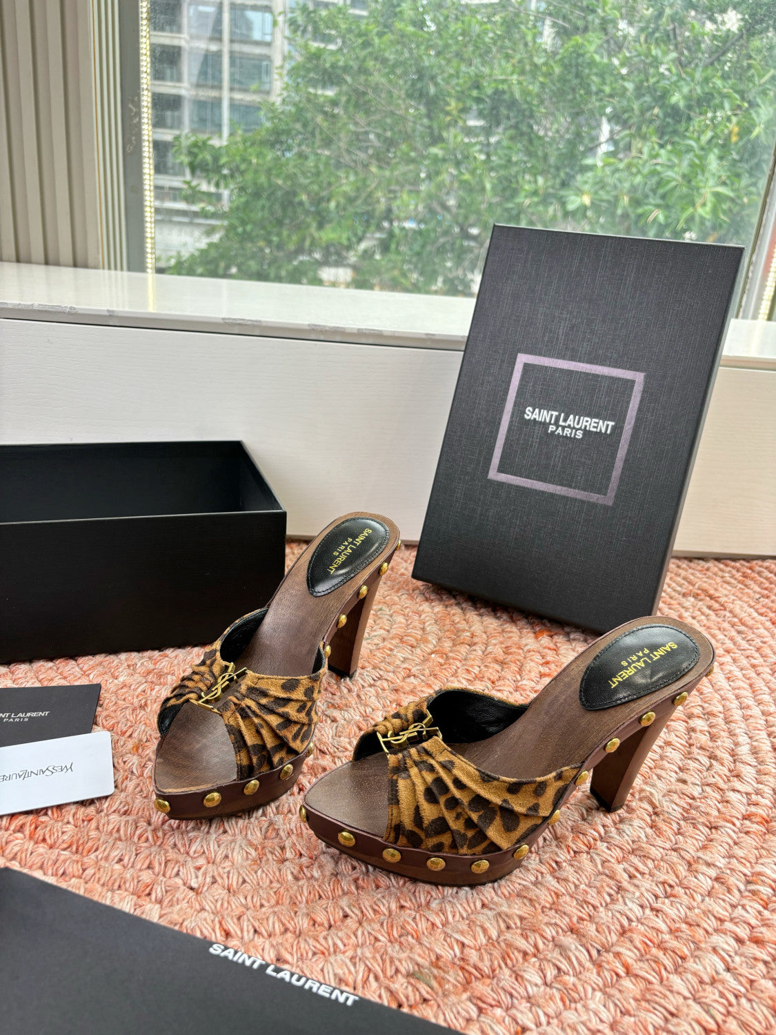 Saint Laurent BABYLONE Clogs in Smooth Leather #379492