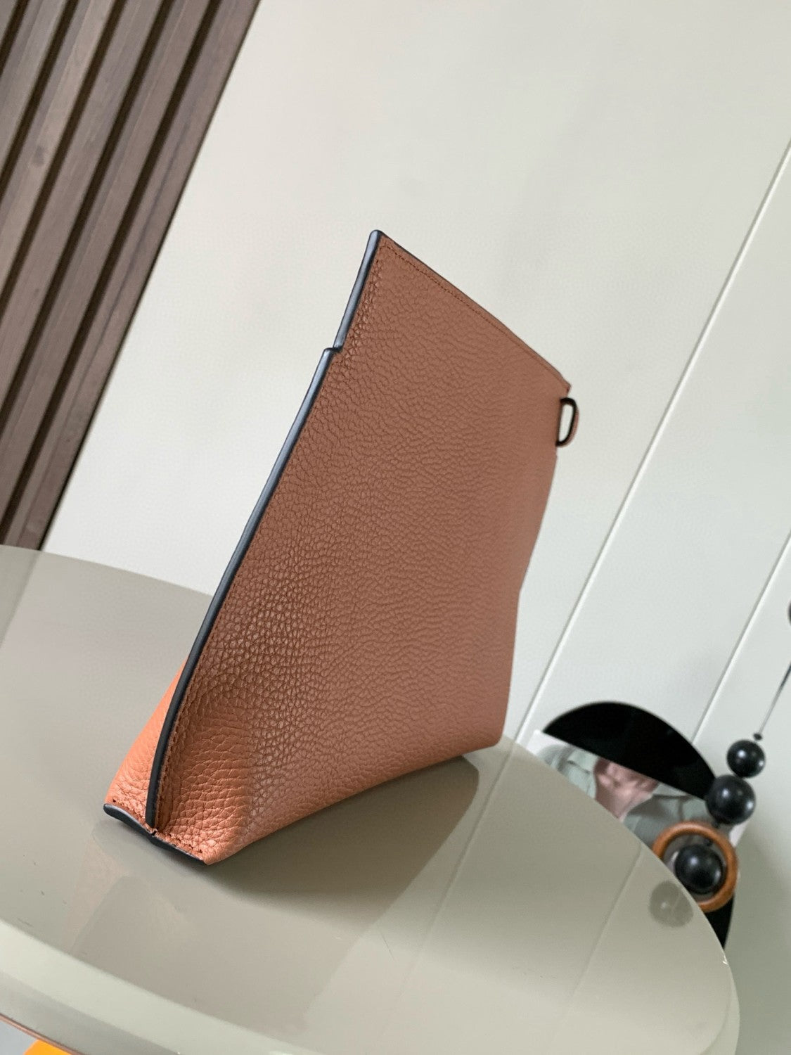Loewe Grain Leather T Pouch Fashion Embossed Clutch Men's Understated Fashion Trendy Zipper Clutch Bags Bag #194730