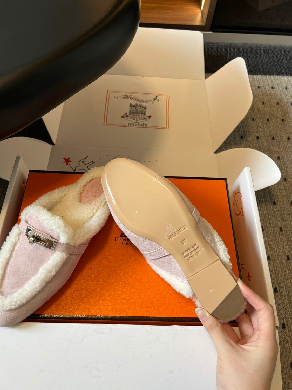 Hermes Women's Winter Suede Round-Toe Flat Half-Slip-On Shoes. Casual Solid Color Slip-On Slippers #81517