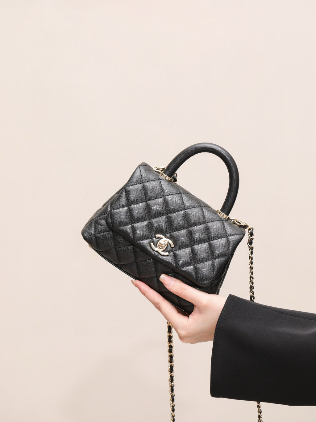 Chanel COCO Handle 16 Classic Logo Black Gold Leather Caviar Chain Shoulder Crossbody Mini Small Medium Women's Spring Summer Black Bag Bags #81386