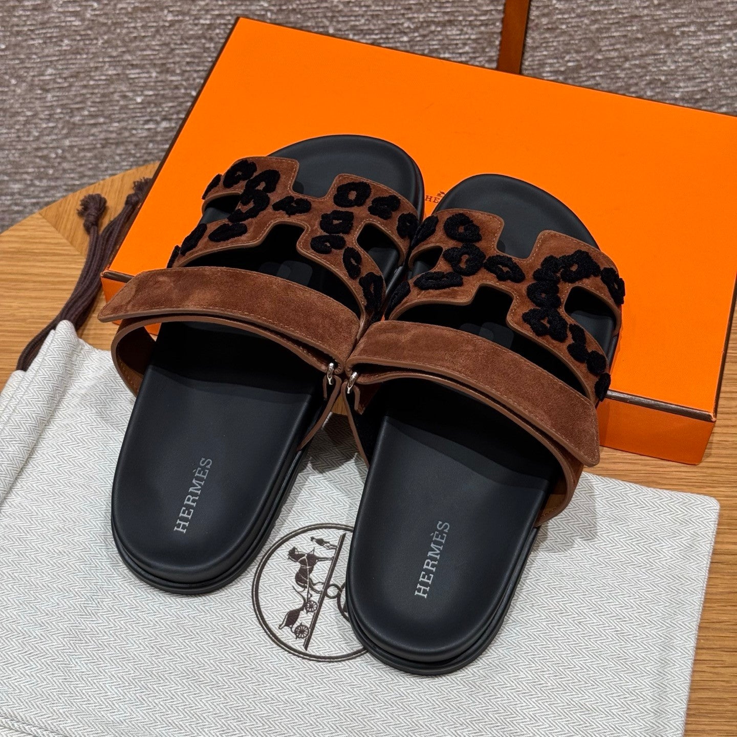 Hermès Chypre sandal Brown #376389