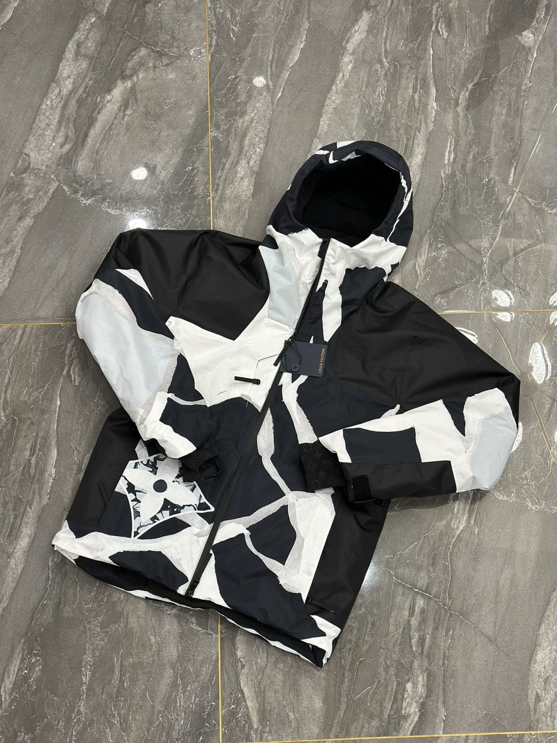 Louis Vuitton Burton Men's And Women's Black And White Colorblocking Waterproof Windproof Hooded Zipper Long-sleeved Ski Jacket Leisure Ski Pants Suit Set #74666