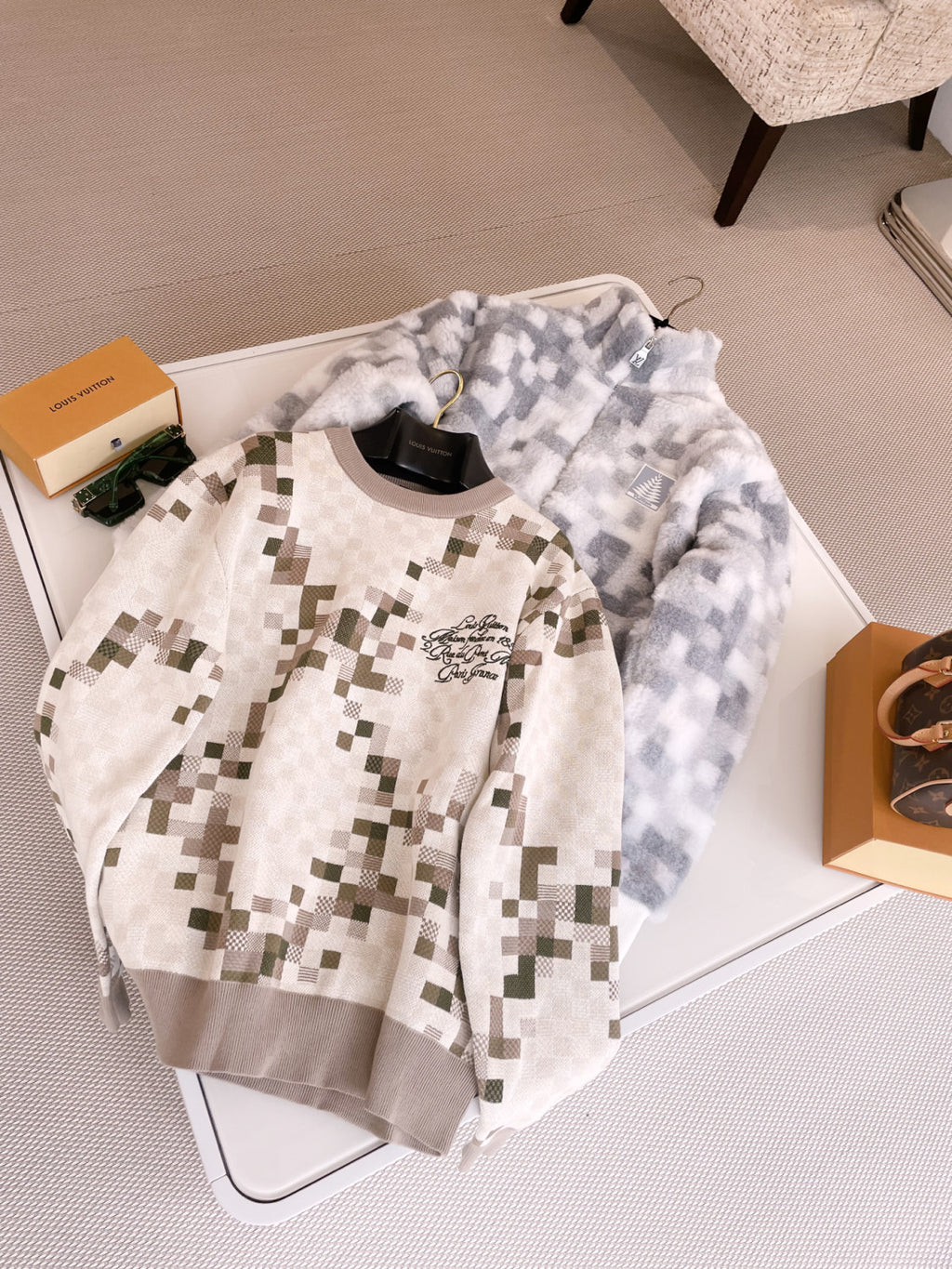 Louis Vuitton Men's Spring and Autumn Plaid Printed Round Neck Pullover Long Sleeve Knitted Sweatshirt #75129