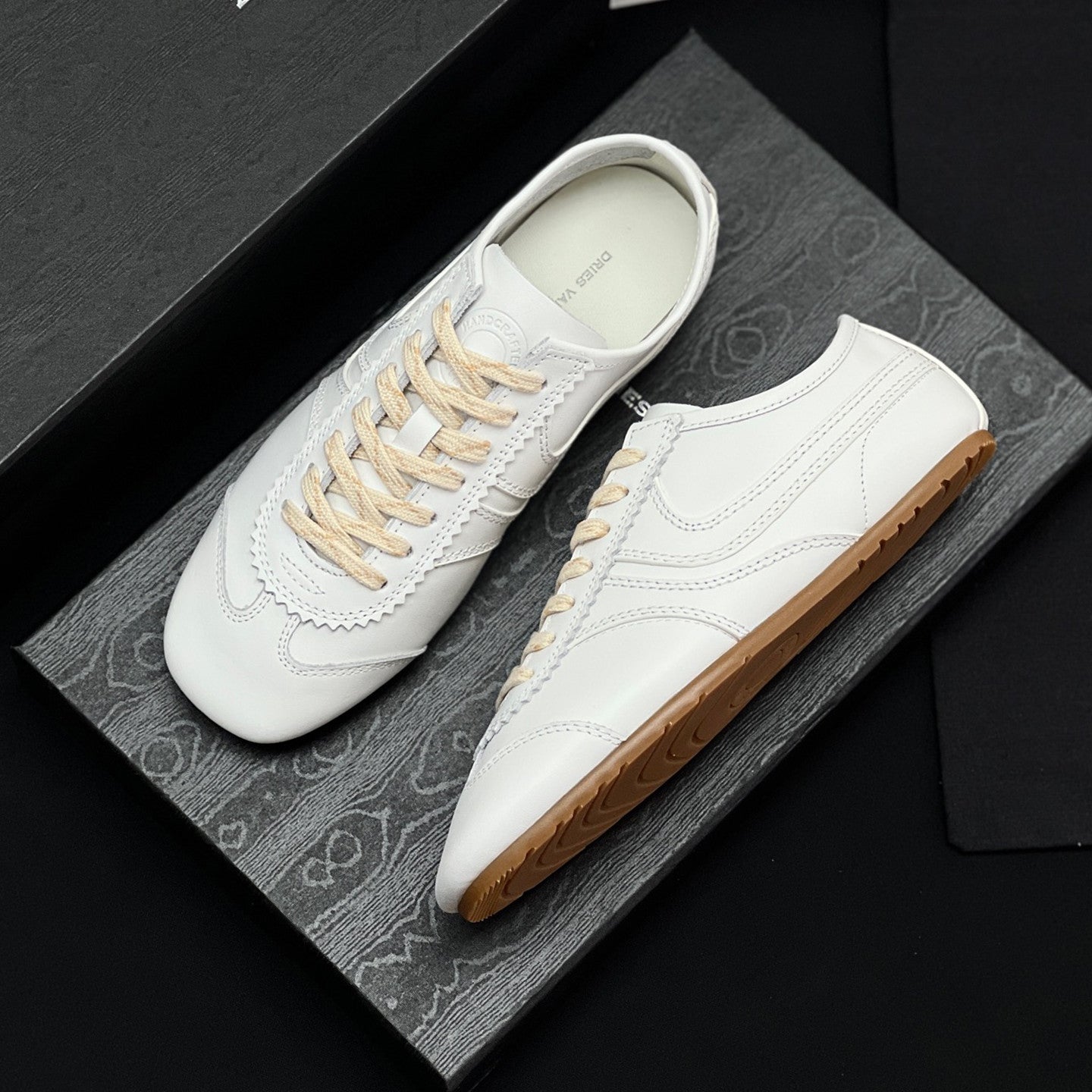 Dries Van Noten Women's Marathon Retro Training Shoes Four Seasons Solid Color Round Toe Lace-up Low-top Leather Casual Shoes #81462