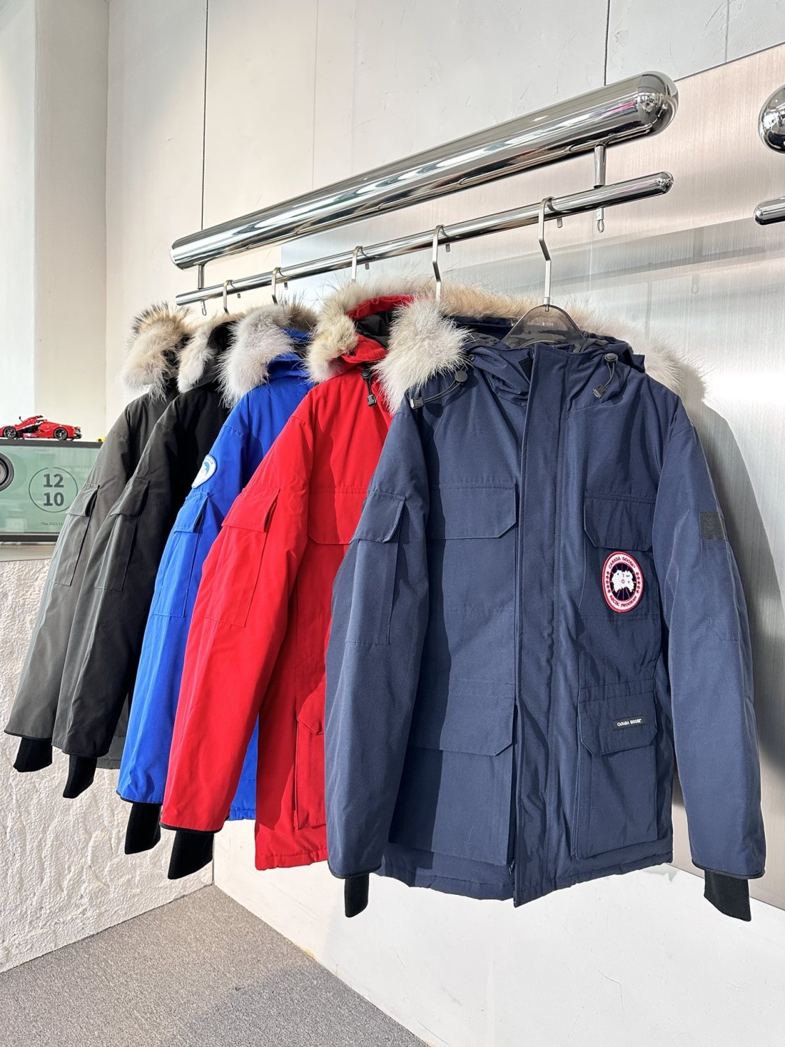 Canada Goose Men's Winter Solid Colour Velcro Zip Hooded Puffer Down Jacket #97487