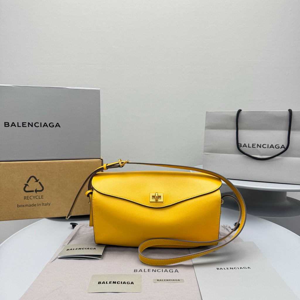Balenciaga Le 7 Medium-sized 26 Summer New Arrival Suede-panel Yellow Crossbody Bag Fashionable High-street Trend Flap Bags #84159A