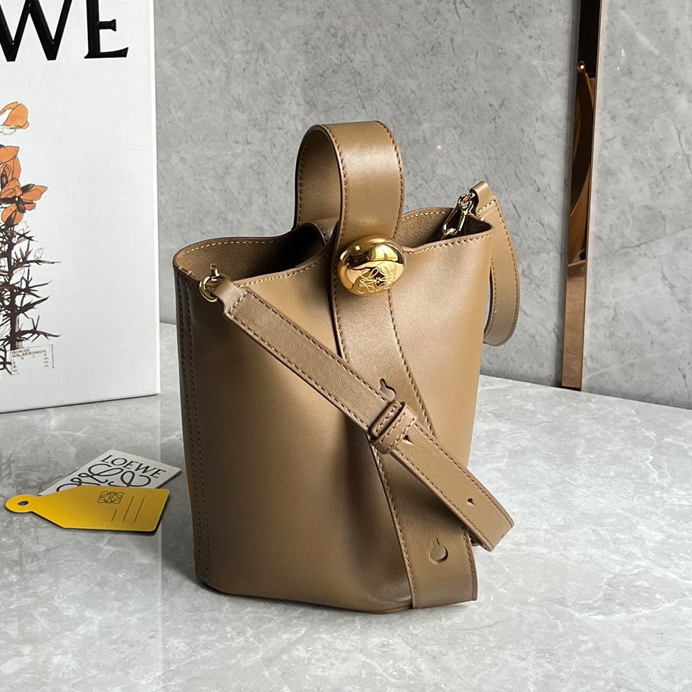 Loewe Mini Pebble Bucket In Smooth Calfskin Bags Stylish Casual Yet Luxurious And Elegant Crossbody Bag #196299