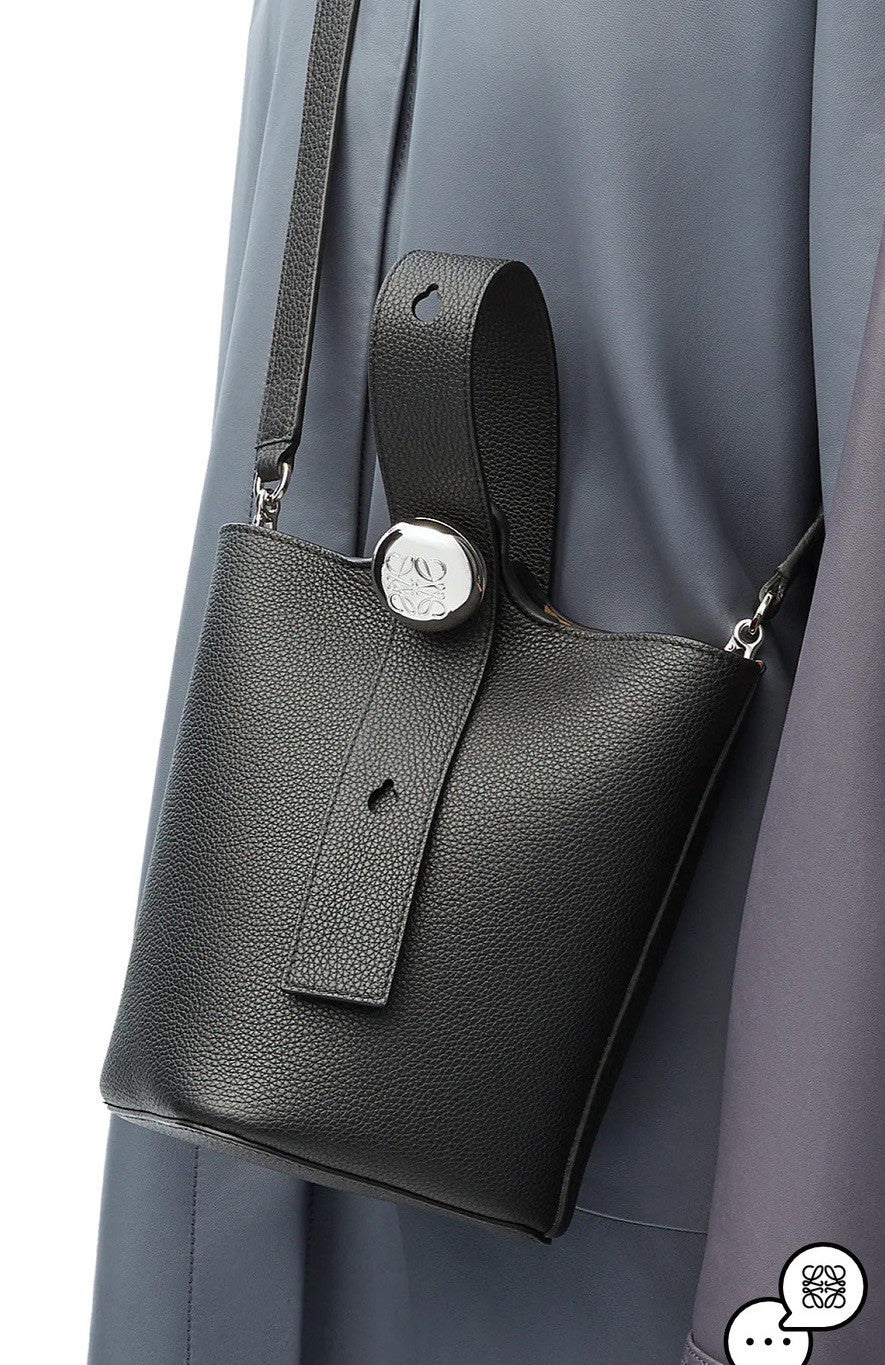 Loewe Mini Pebble Bucket In Smooth Calfskin Bags Stylish Casual Yet Luxurious And Elegant Crossbody Bag #196299