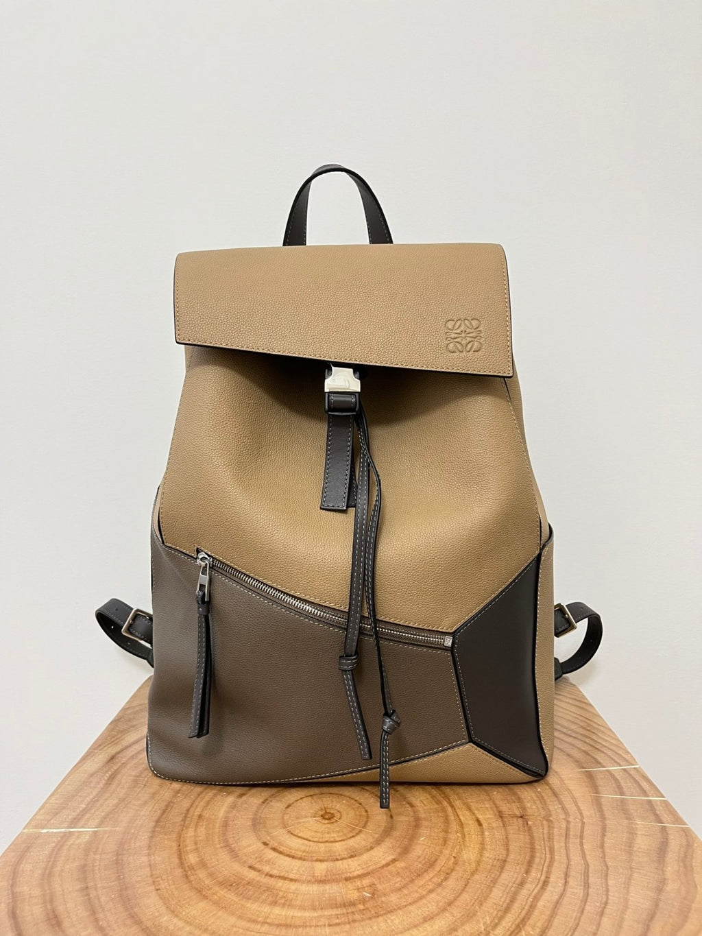 Loewe Jigsaw Backpack Men's Spring And Summer Fashion Luxury Temperament Colour Blocking Shoulder Bag Bags #81371