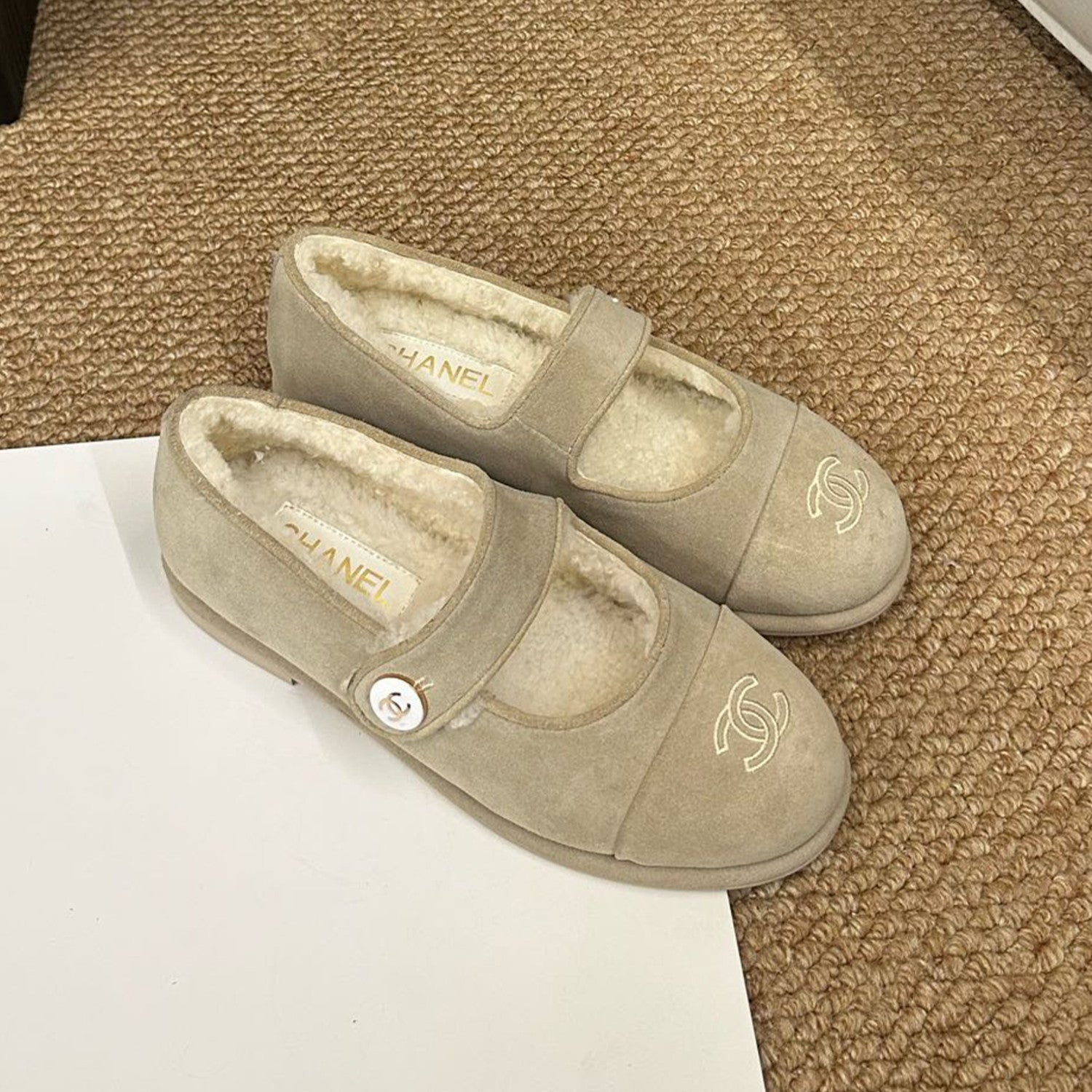 Chanel Women's Autumn/Winter Mary Jane Shoes Solid Color Leather Lamb Wool Single Shoes Round Head Buckle Flat Heel Casual Shoes #81733
