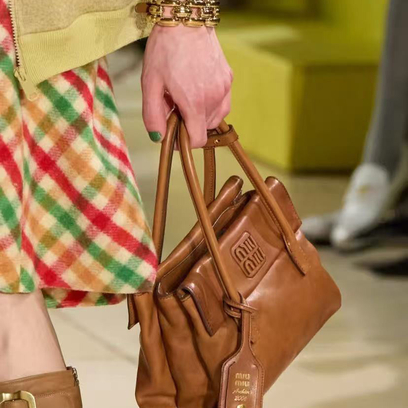 MiuMiu Jang Won-young Leather Double-sided flap Vintage handbag Shoulder bag bags #194095