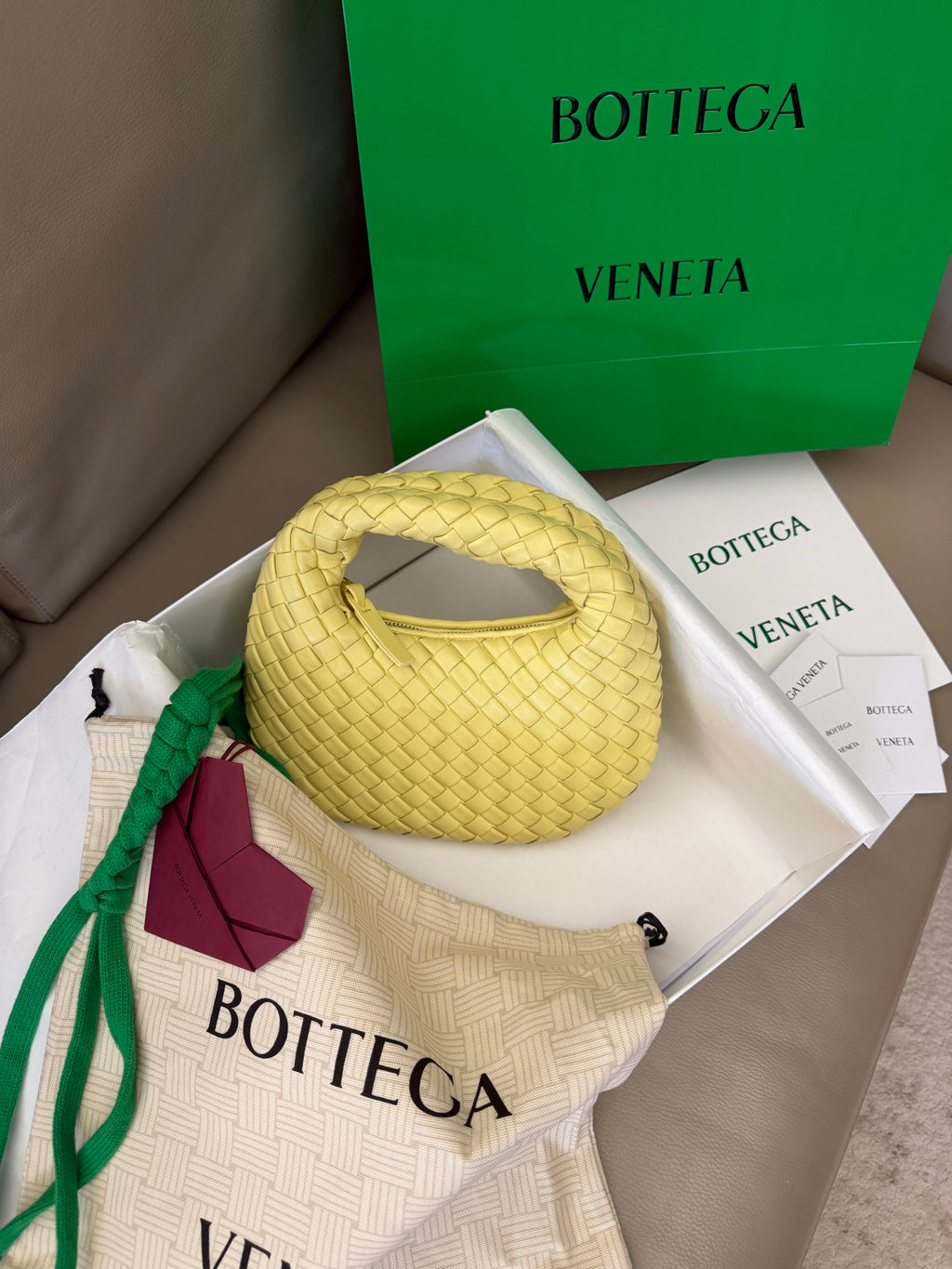 Bottega Veneta Mini Veneta Handbag Intrecciato-woven Fashionable Clutch Bag Solid Colour 867031V66V07258 #197545