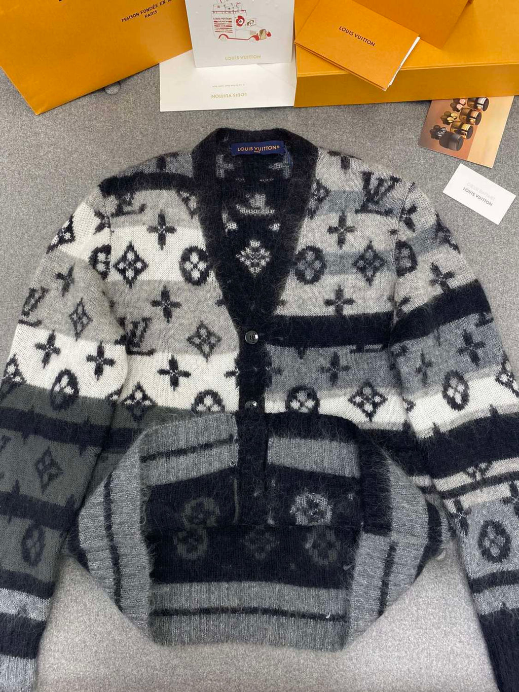 Louis Vuitton Men's Fall And Winter Black And White Jacquard Long Wool Sweater Cardigan#286539