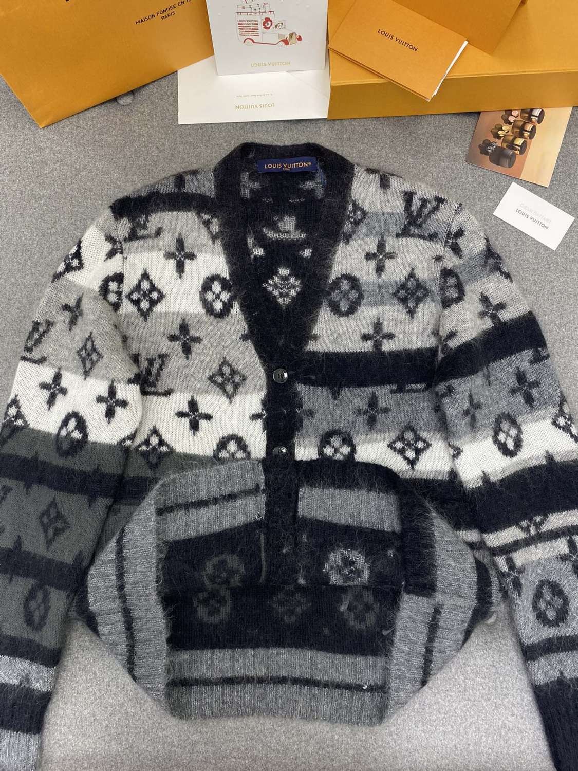 Louis Vuitton Men's Fall And Winter Black And White Jacquard Long Wool Sweater Cardigan#286539