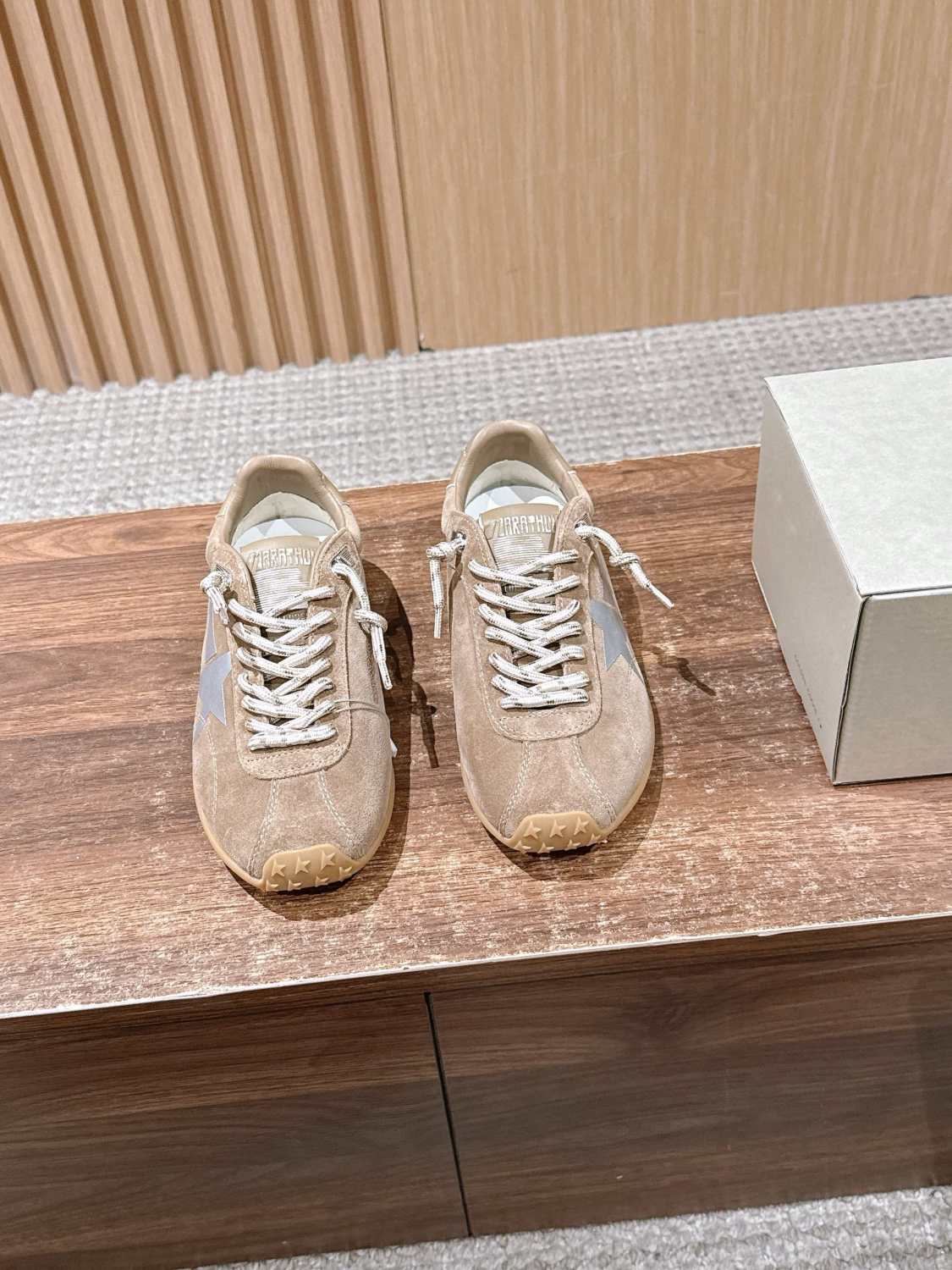 Golden Goose Women's Spring/Fall Fashion Casual Round Toe Lace Up Flat Low Top Nylon Leather Blend Retro Star Decorated Marathon Series Sneakers Shoes #79381