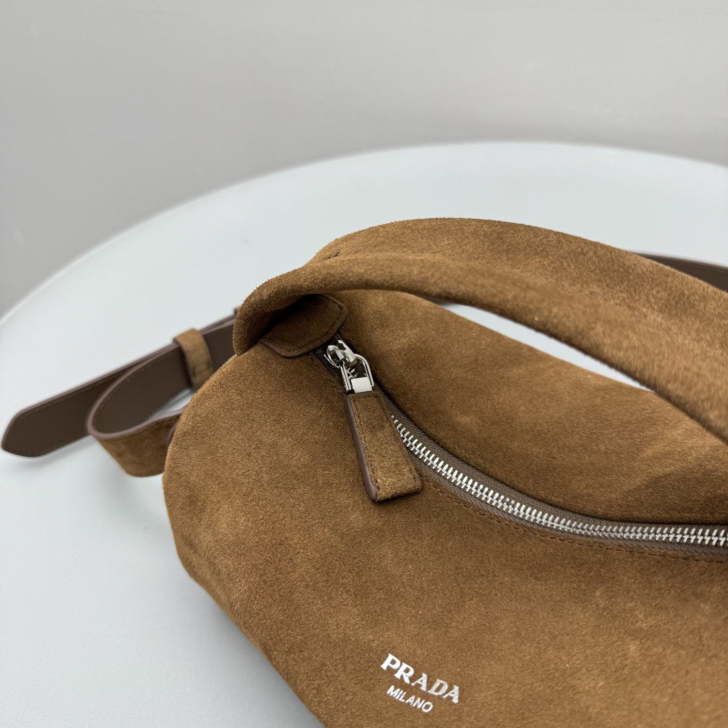 Prada Men's And Women's Solid Color Letter Print Zipper Closure Calfskin Shoulder Crossbody Handbag Bag Bags #76296