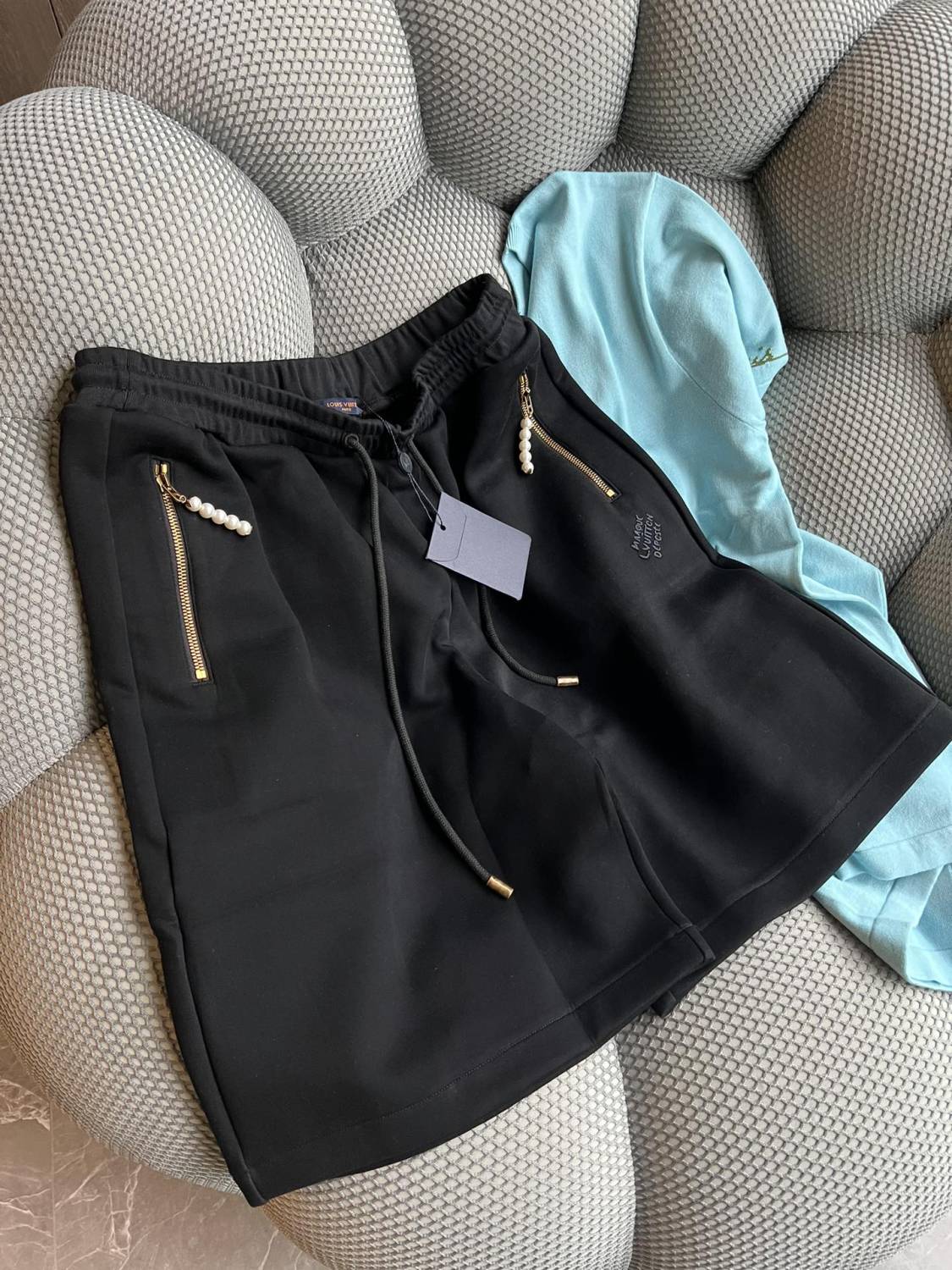 Louis Vuitton Men's Summer Solid Color Drawstring Tie-Up Slim Fit Casual Shorts #77953