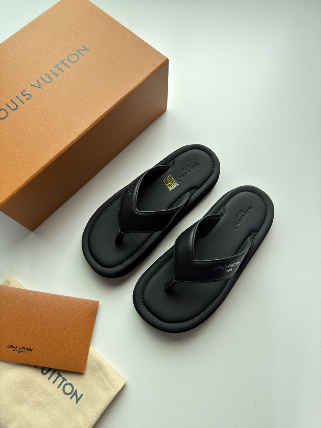 Louis Vuitton LV Flip Thong Shoes #387886
