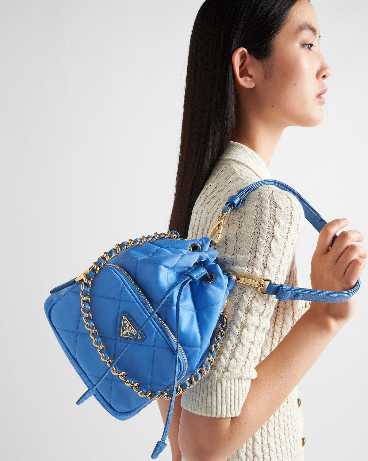 Prada Versatile Re-nylon Recycled Nylon Shoulder Bag Women's Mini Clutch With Diamond Quilting And Drawstring Closure 1bh0382aosvtoo #195681