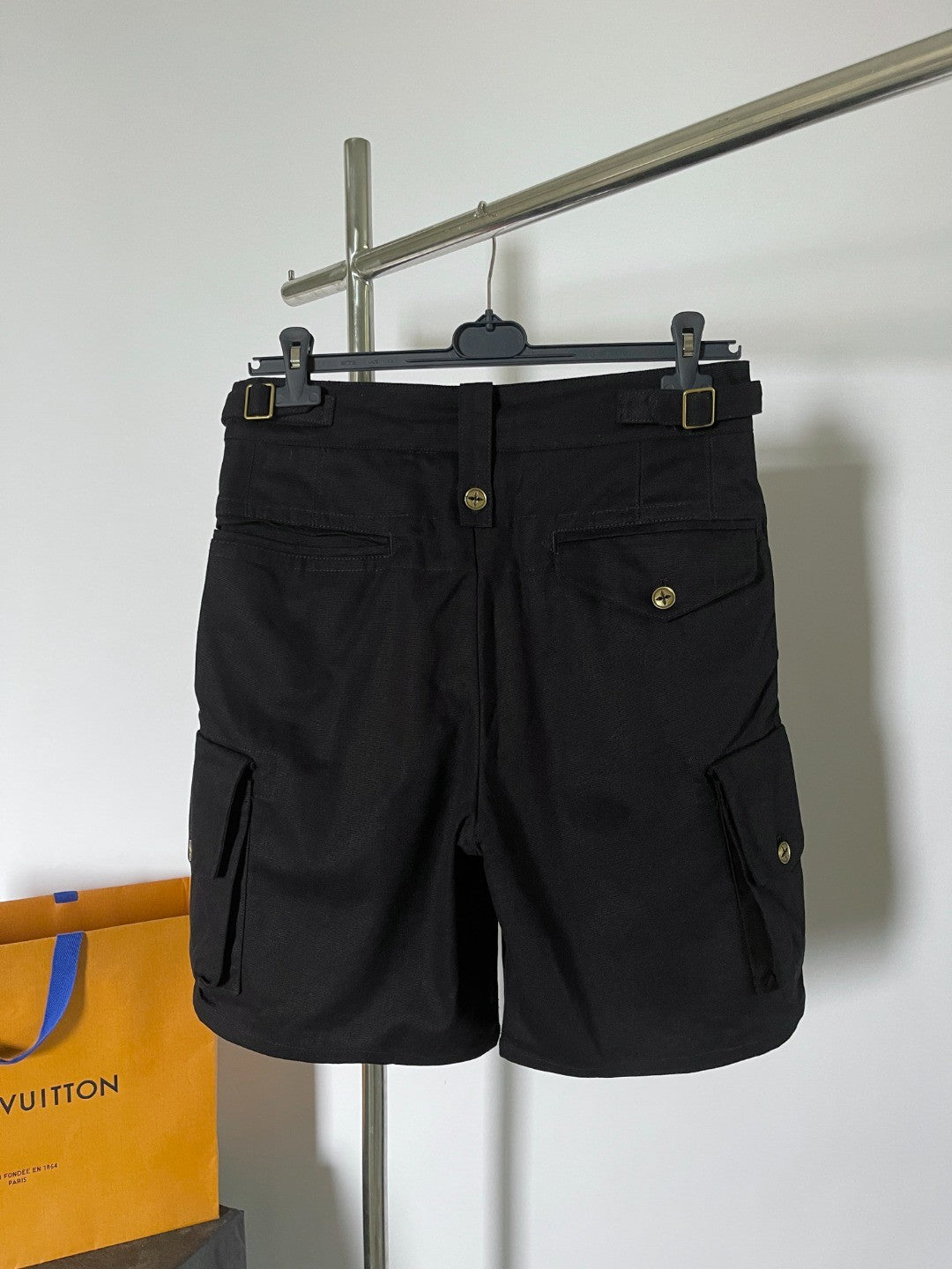 Louis Vuitton Men's Summer Black Logo Letter Loose 5 Points Short Pants #98875