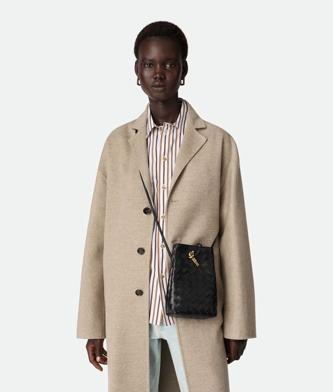 Bottega Veneta Andiamo Mobile Phone Clutch: Intrecciato-woven Leather Clutch Women's Featuring An Iconic Knot Fastening Thin Shoulder Strap Casual Crossbody Style Elegant And Fashionable Bag Bags #196298