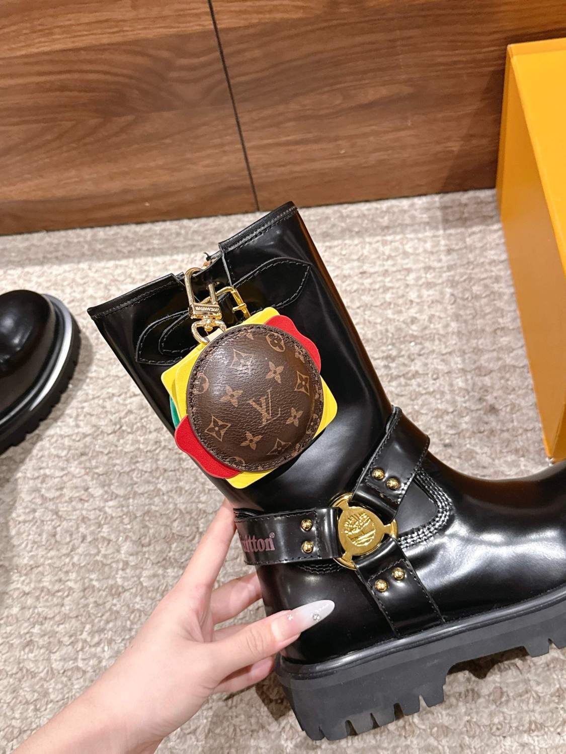 Louis Vuitton x Timberland Men's & Women's Fall/Winter Fashion Hamburger Bag Detail Leather Lined Sheepskin Solid Color Flat Zipper Casual Mid-Calf Motorcycle Boots Shoes Ngvp #2534