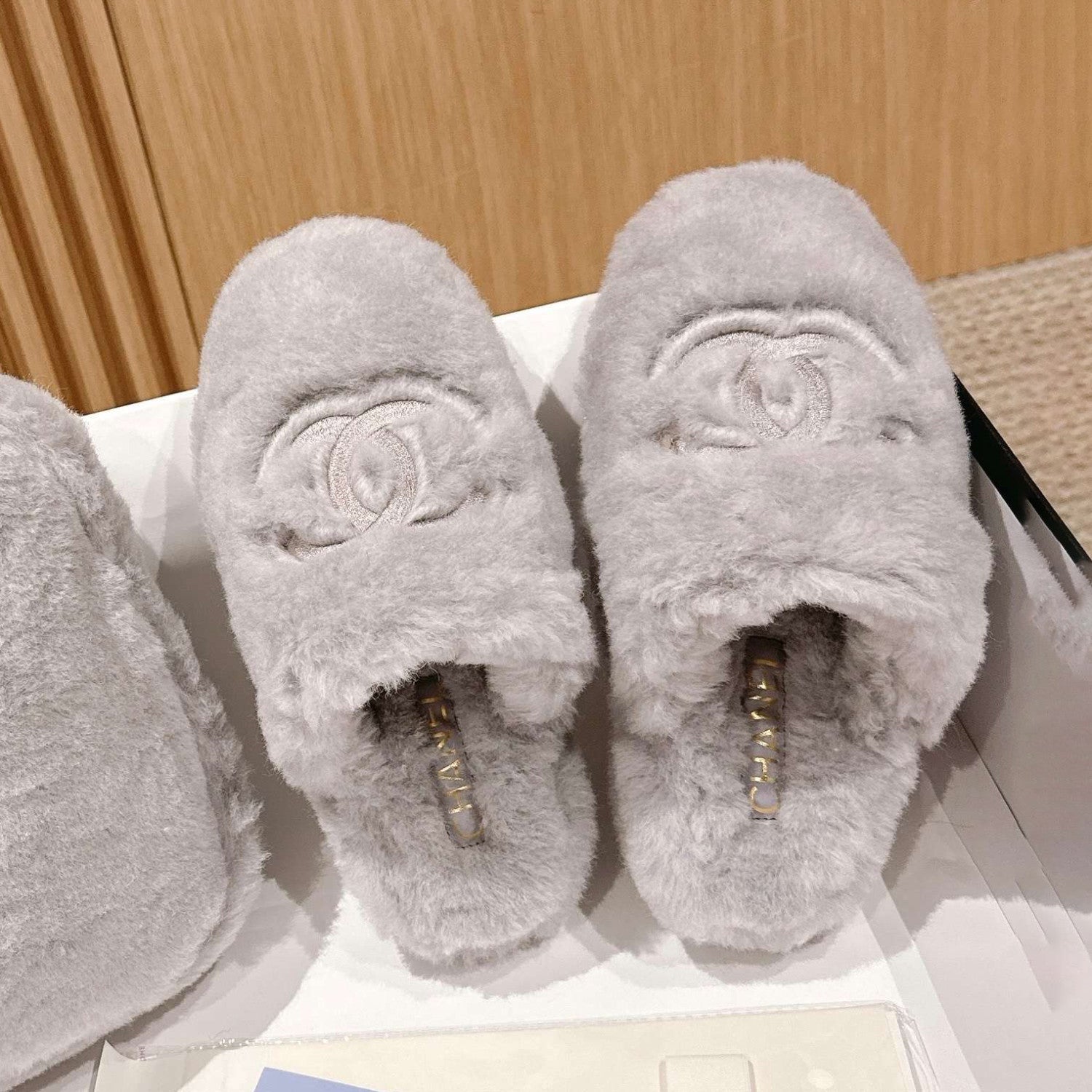Chanel Winter Fashion Casual Round-Toe Thick-Sole Plush Home Slippers with Storage Bag Shoes #79278