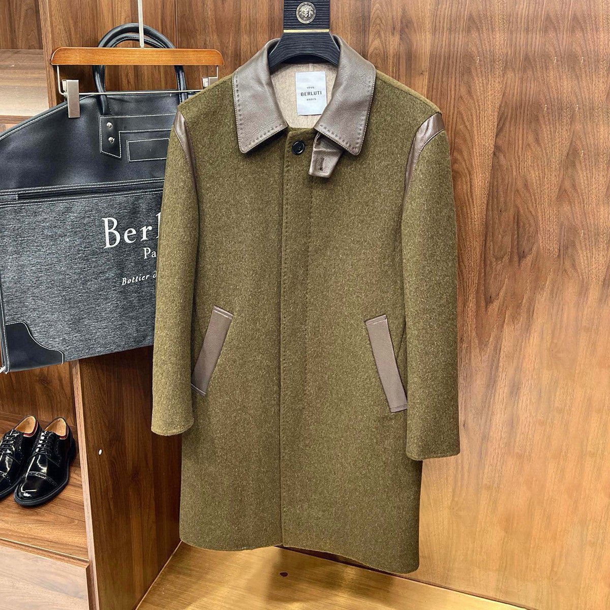 Berluti Men's Fall/Winter Vintage Two-Tone Reversible Wool Blend with Sheepskin Panels Mid-Length Solid Color Long-Sleeve Coat Jacket Ngvp #2579
