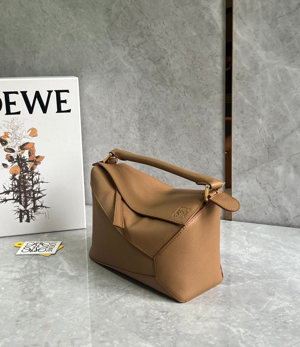 Loewe Women's Fashion Classic Solid-Color Grained Cowhide Small Shoulder Bag Handbag Crossbody Bag Bags #78824