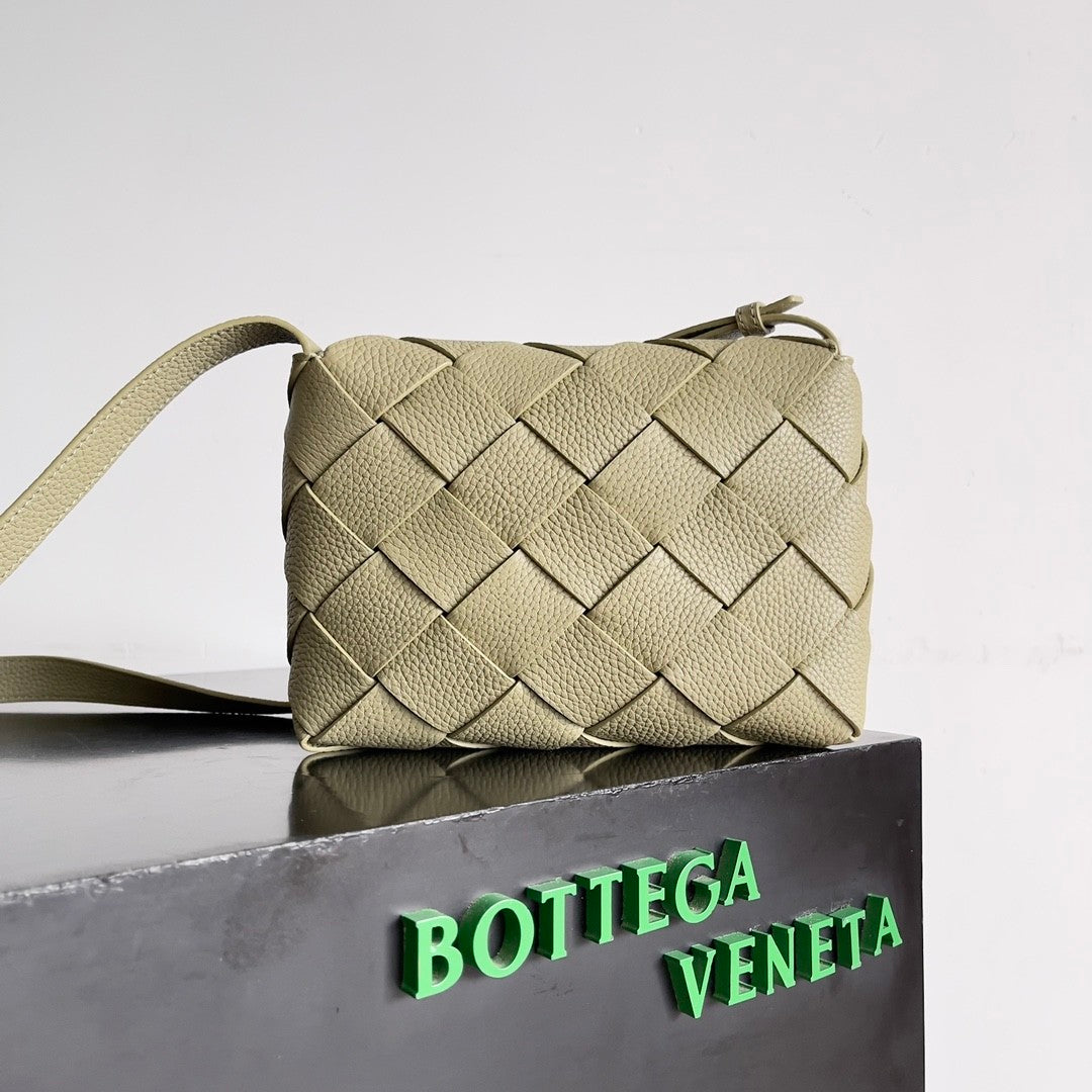 Bottega Veneta  Diago Women's And Men's Fashion Casual Leather Bag With Lychee Texture Magnetic Clasp And Braided Design Shoulder Bag And Crossbody Bag Bags 795637V4FV18803 #78344