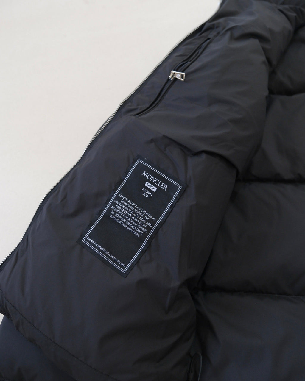 Moncler Besbre Short Down Jacket #336609