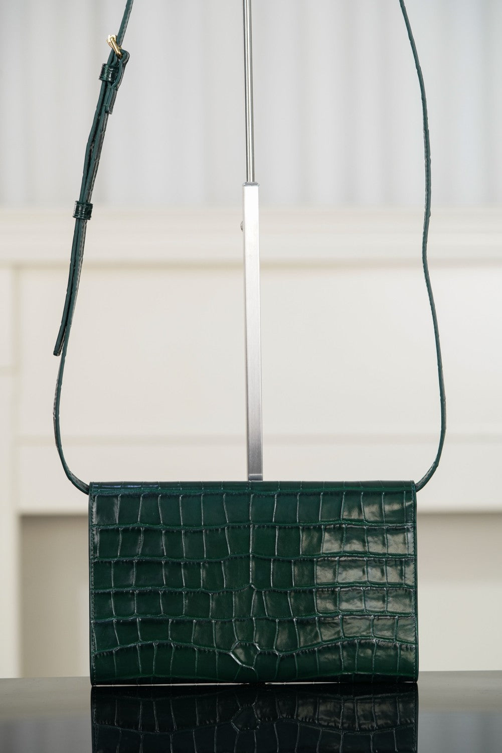 Chanel 26S Crocodile-print Envelope Bag Green Classic Envelope-style Flap Silhouette Matching Leather Shoulder Strap Can Be Worn Crossbody Over The Shoulder Or Carried By Hand Bags Lady #197124