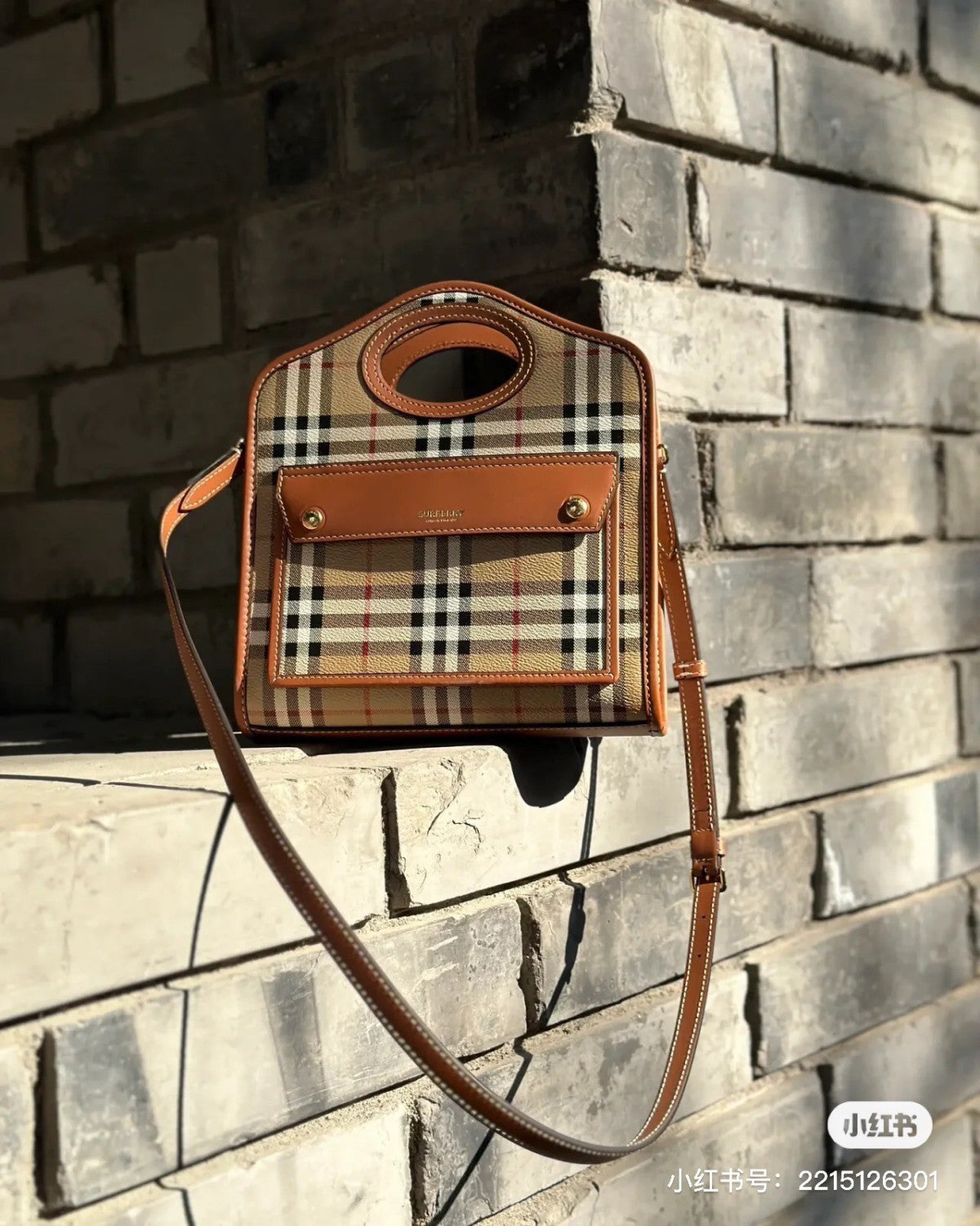 Burberry Classic Checked Clutch Bag Pocket New Colourways Fashionable Trendy Retro Crossbody Bag 8066166 Bags #196256