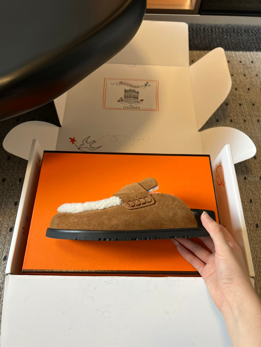 Hermes Men's And Women's Winter Boken Shoes Round Toe Flat Heel Slippers Solid Color Suede Mule Go Shoes #81519
