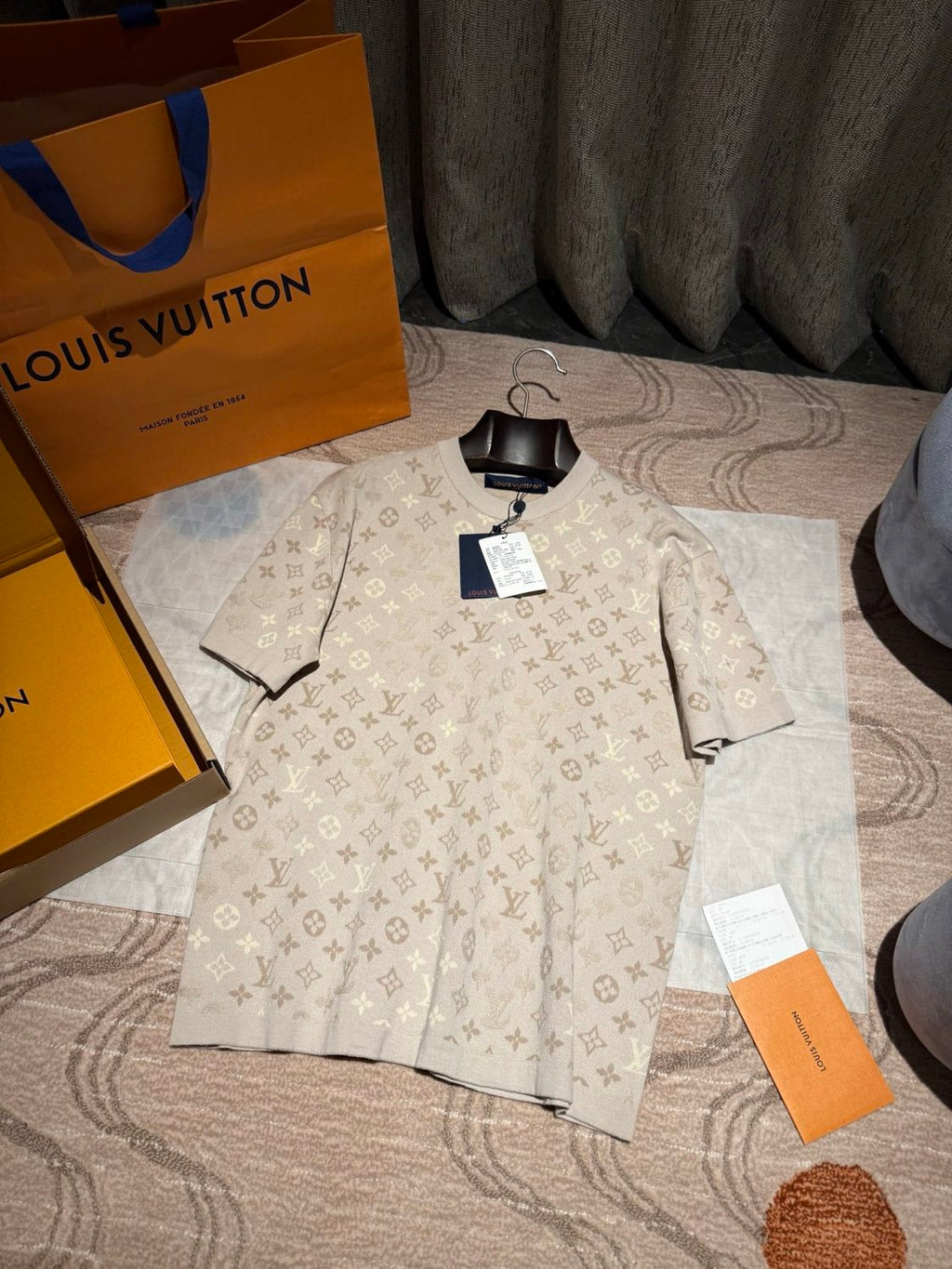 Louis Vuitton Monogram Short Sleeved Crewneck #334471