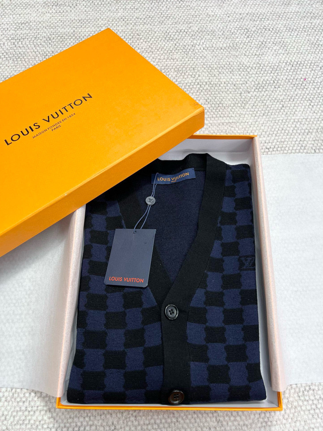 Louis Vuitton Men's Autumn And Winter V-neck Plaid Loose Wool Single Breasted Long Sleeved Jumper Jacket #99332