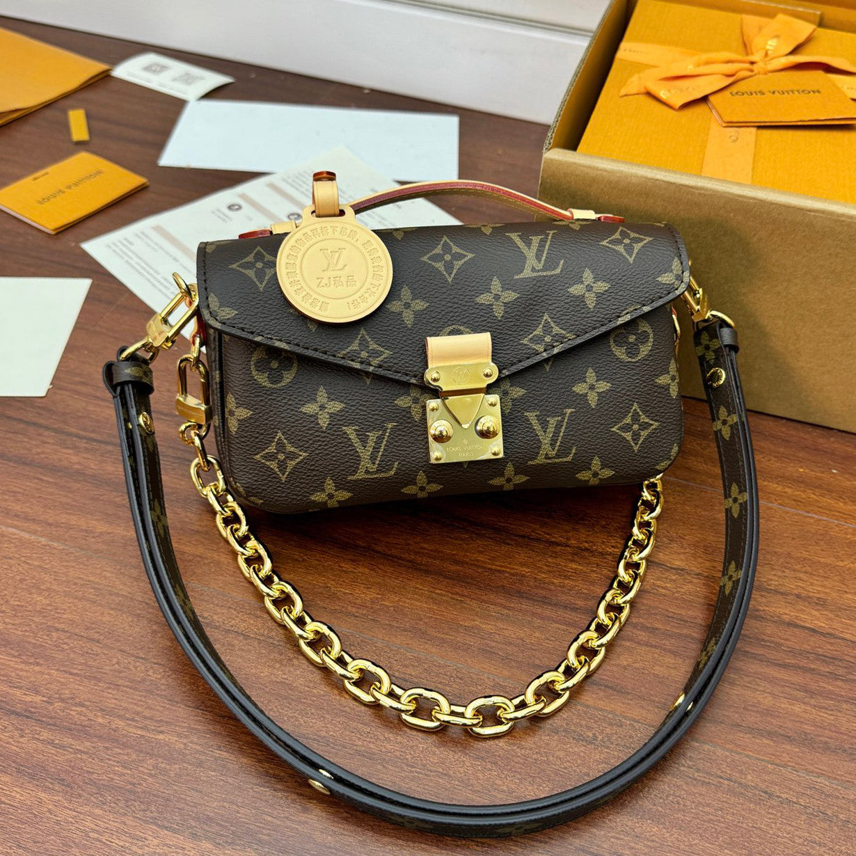 Louis Vuitton POCHETTE MÉTIS EAST WEST Women's Fashion Classic Leather Handbag with Classic Print Chain Adjustable Strap Tote Bag Shoulder Bag Crossbody Bags #79437
