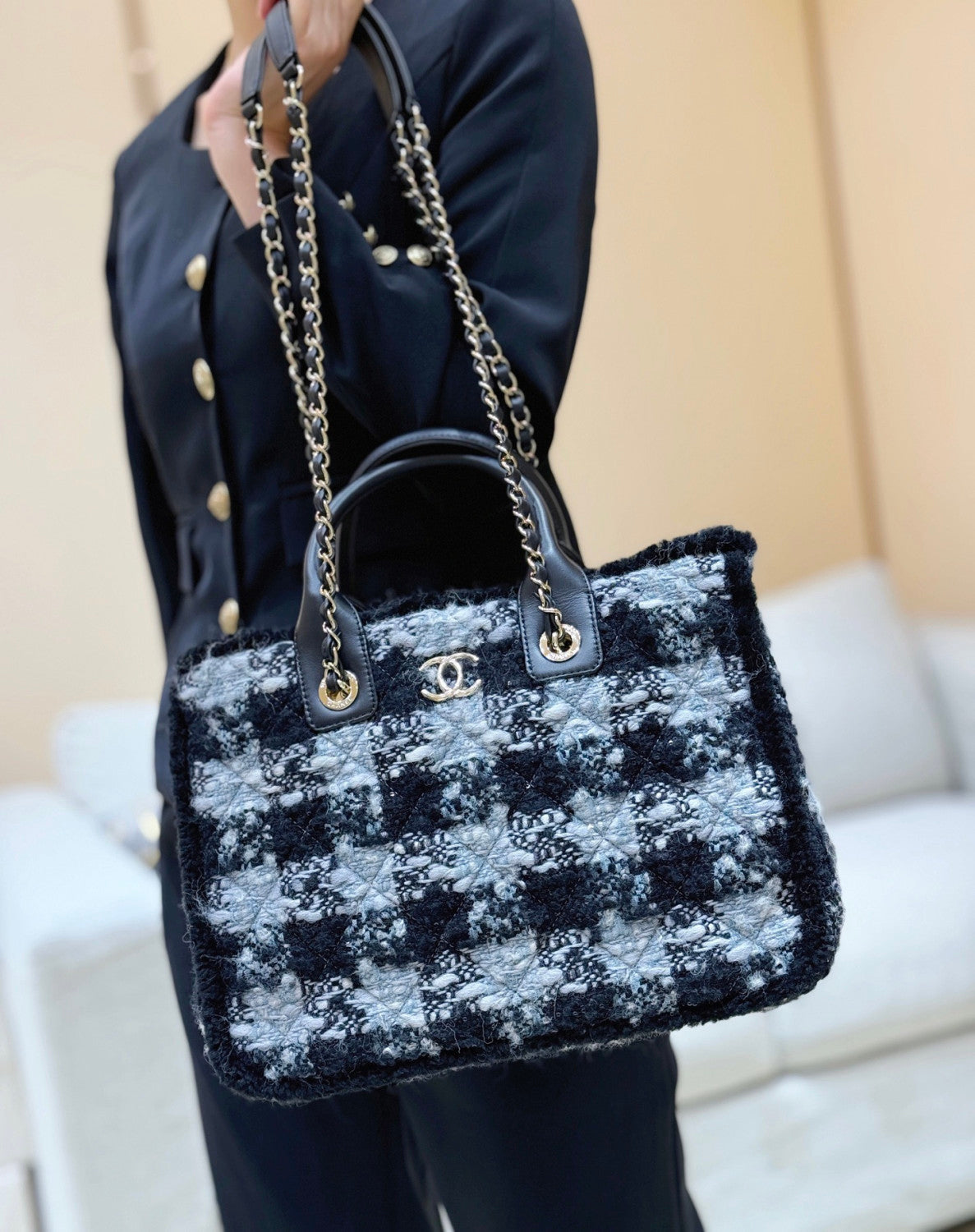 Chanel Small Tote Tweed Shearling Lambskin #376286