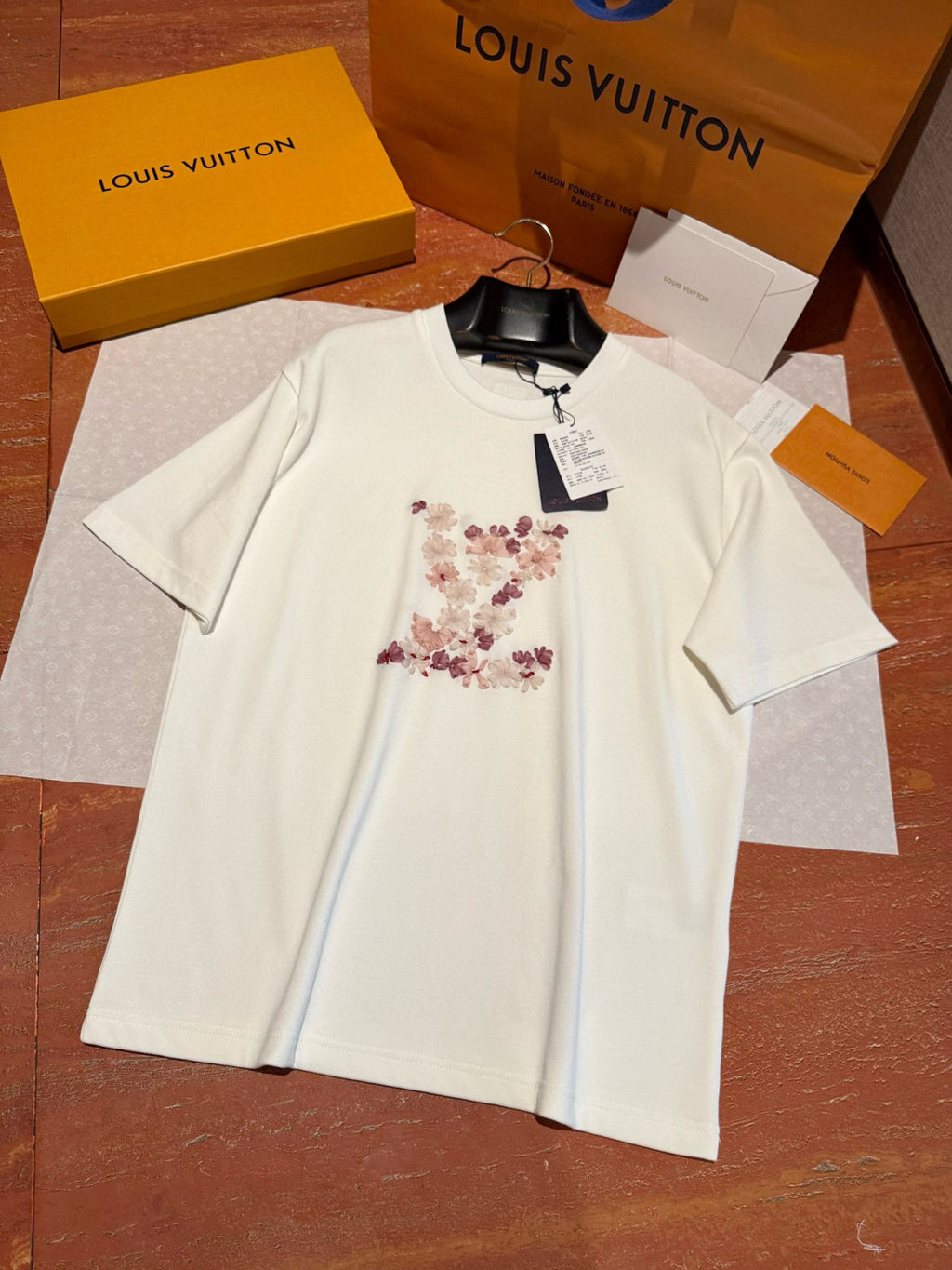 Louis Vuitton x Men's Floral Embroidered Round Neck Cotton Solid Color Summer Straight Short Sleeve T-Shirt #81353