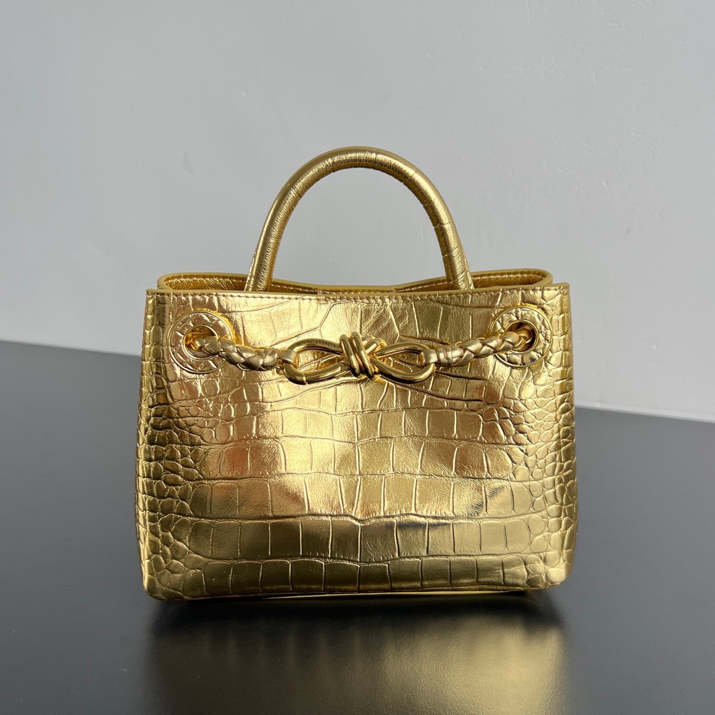 Bottega Veneta  Andiamo Mini Crocodile Pattern Handbag Stylish And Elegant Bags In Gold And Silver Bag Bags Metallic-colored Leather Tends To Fade Easily #196