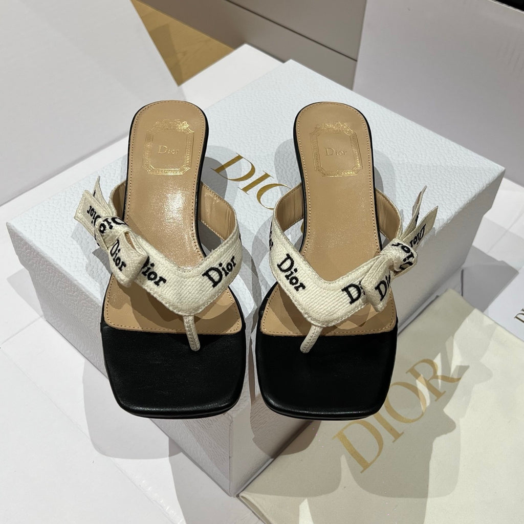 DIOR J Adior Heeled Thong Sandal White Embroidered Cotton and Black Lambskin #385829