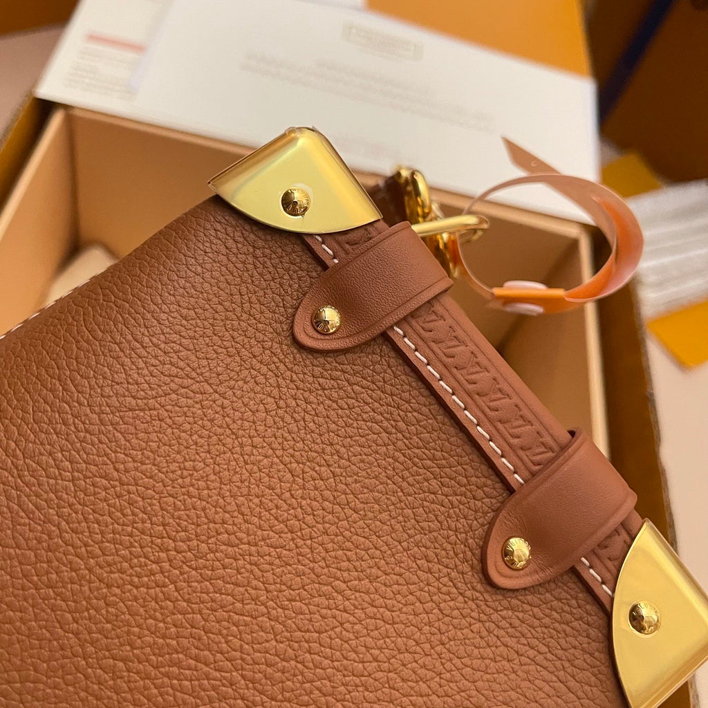 Louis Vuitton Side Trunk Women's Metal Accessory Zipper Closure Buckle Solid Color Cowhide Leather Shoulder Bag Crossbody Handbag Bags #77791