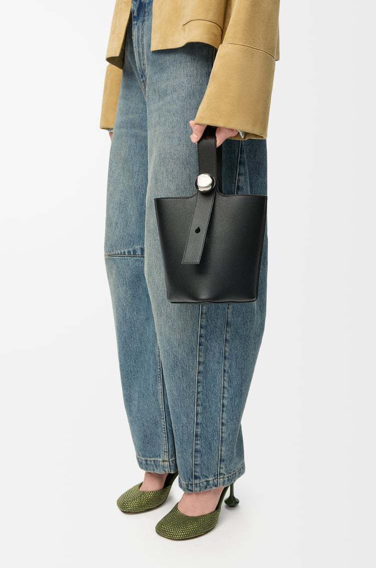 Loewe Mini Pebble Bucket In Smooth Calfskin Bags Stylish Casual Yet Luxurious And Elegant Crossbody Bag #196299