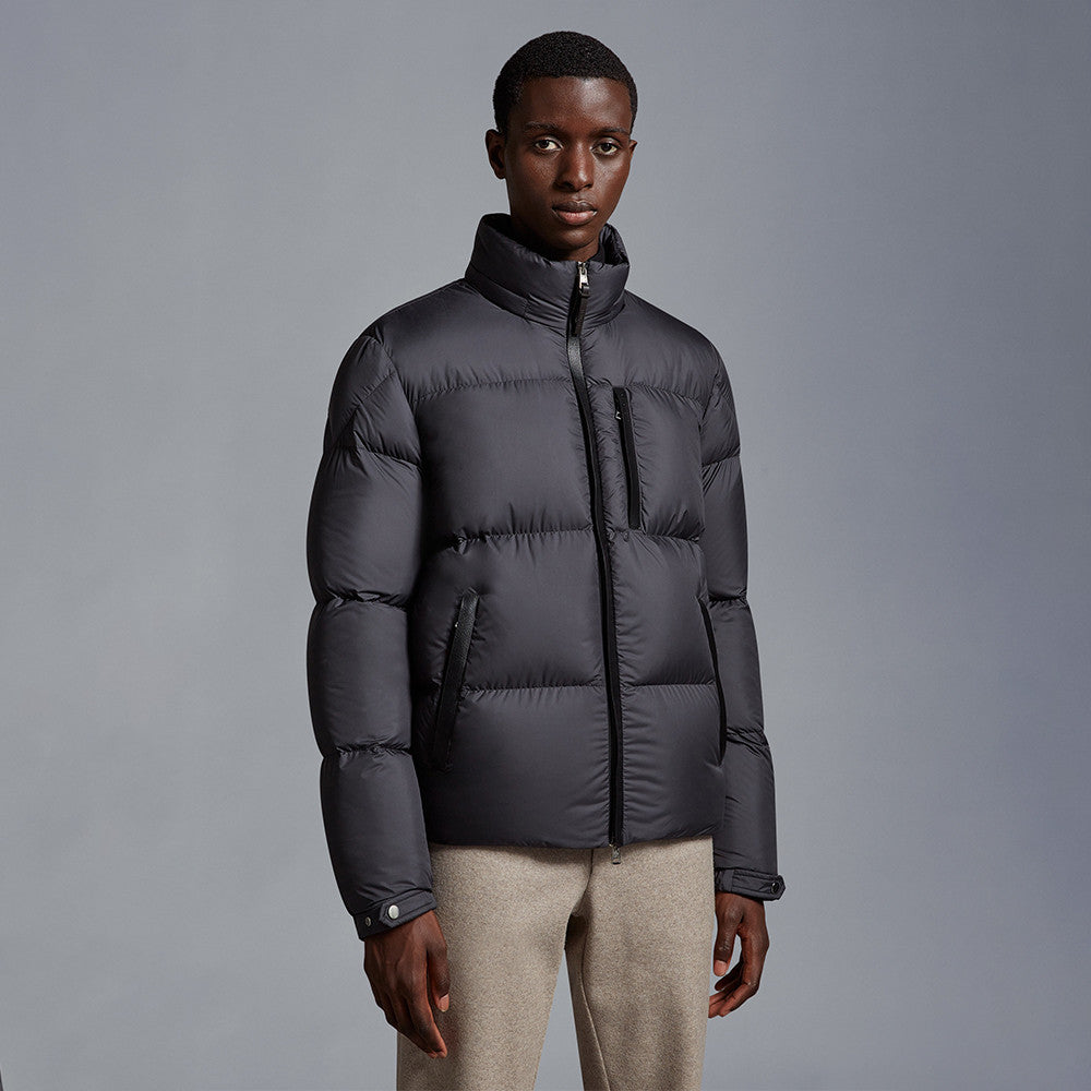 Moncler Besbre Short Down Jacket #336609